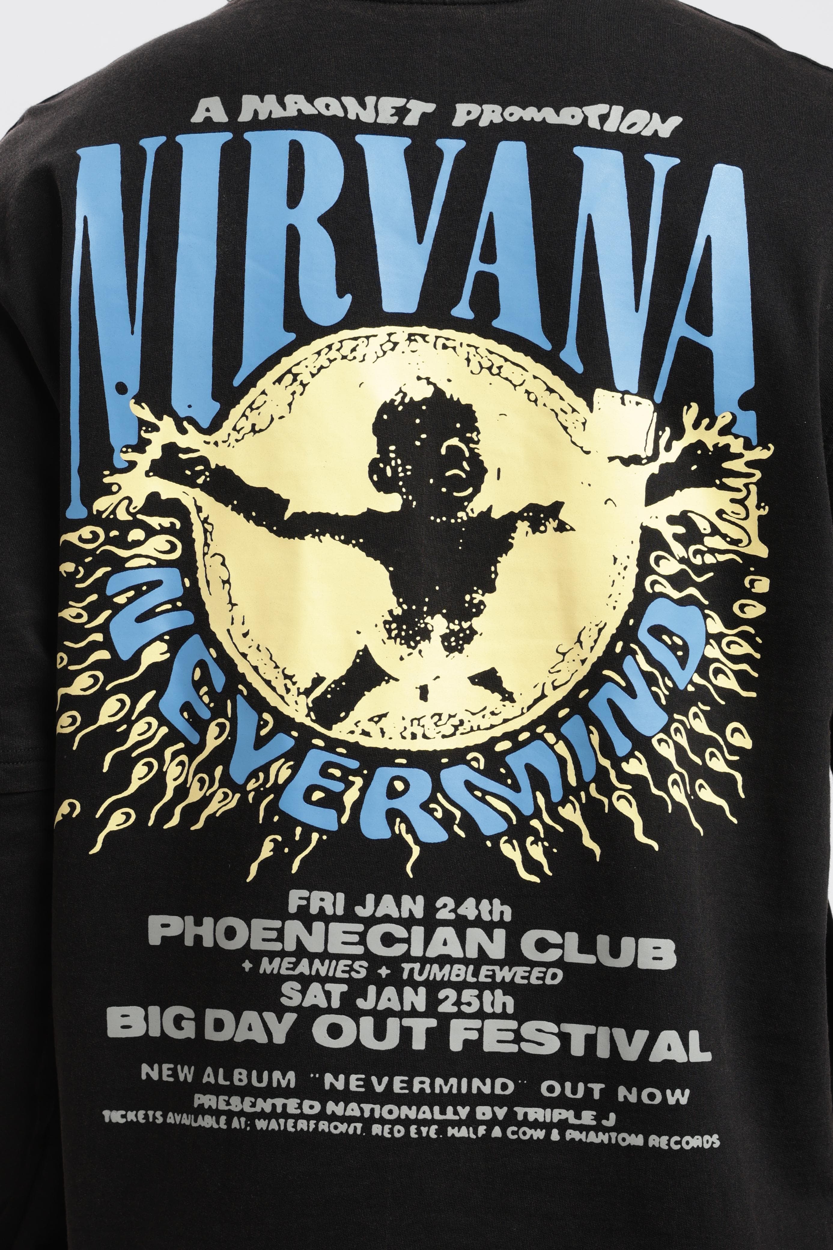 GRUNGE REVIVAL DOCTOR SLEEVE TEE